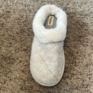 Dearfoam cozy comfort slippers